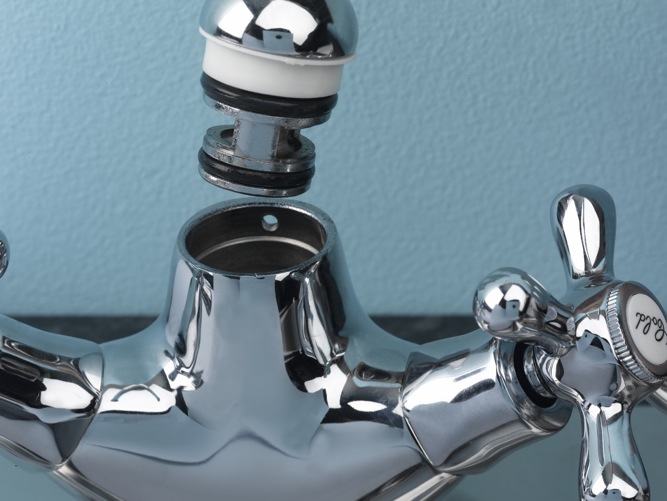 Julian Cassell's DIY Blog » Blog Archive Fixing leaking kitchen taps 3
