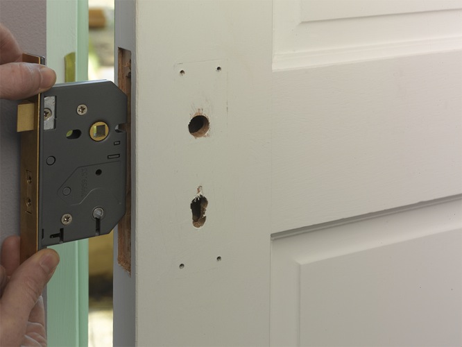 Julian Cassell's DIY Blog » Blog Archive Replacing a five lever lock 4