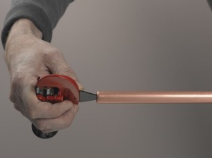 De-burring copper pipe
