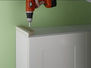 fitting cornice to kitchen unit