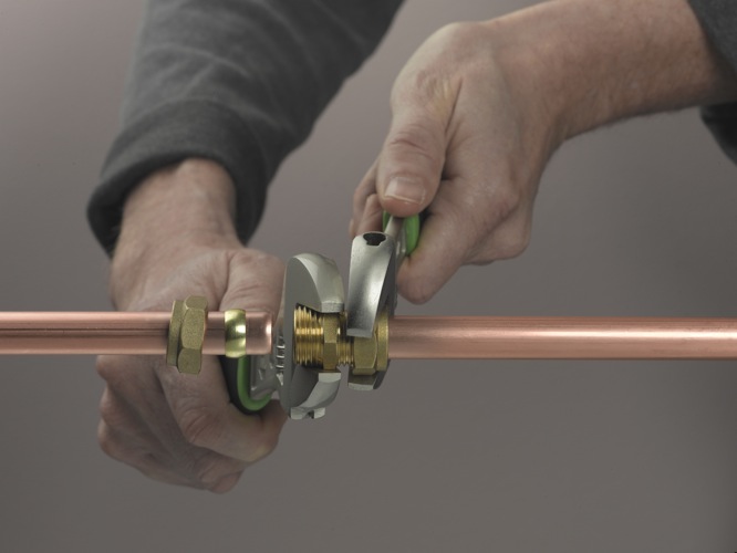 Julian Cassell's DIY Blog » Blog Archive Making a compression joint HOW TO DIY WHAT TO USE