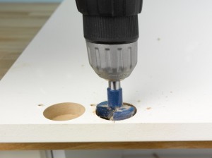 using hinge cutting bit for kitchen unit door