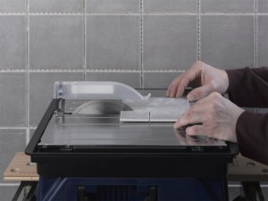 using tile saw