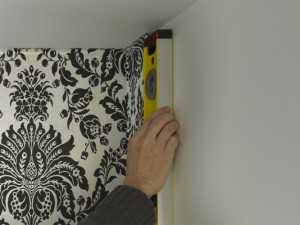 keeping wallpaper vertical