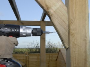 securing pergola braces