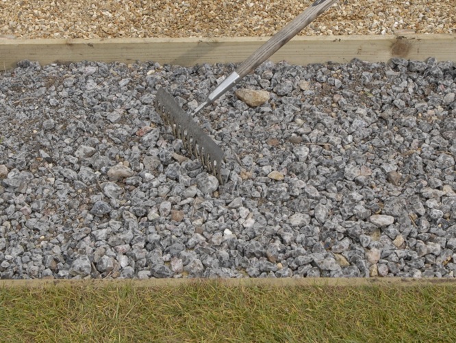 Julian Cassell's DIY Blog » Blog Archive Laying a paving slab path