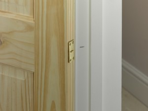 marking anchor plate position on door lining for door closer