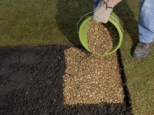 putting bed of gravel below slabs