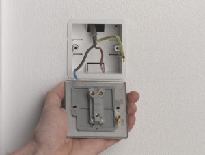 Wiring up switch for one way connection