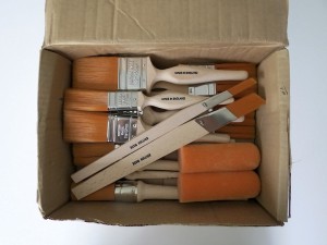 Box of Fox paint brushes